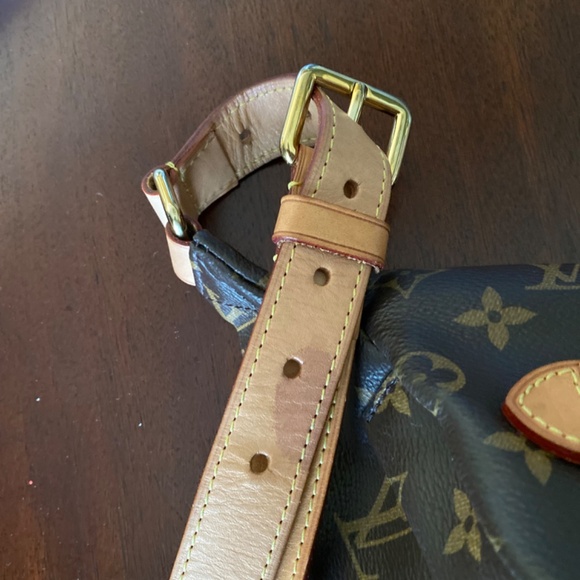 Louis Vuitton Bumbag - Picture 10 of 14